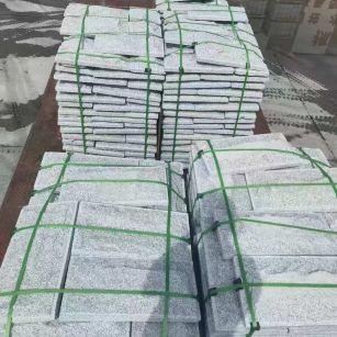 邵阳 芝麻白蘑菇石装车出货