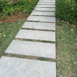 邵阳 芝麻黑小区踏步、汀步石铺装效果