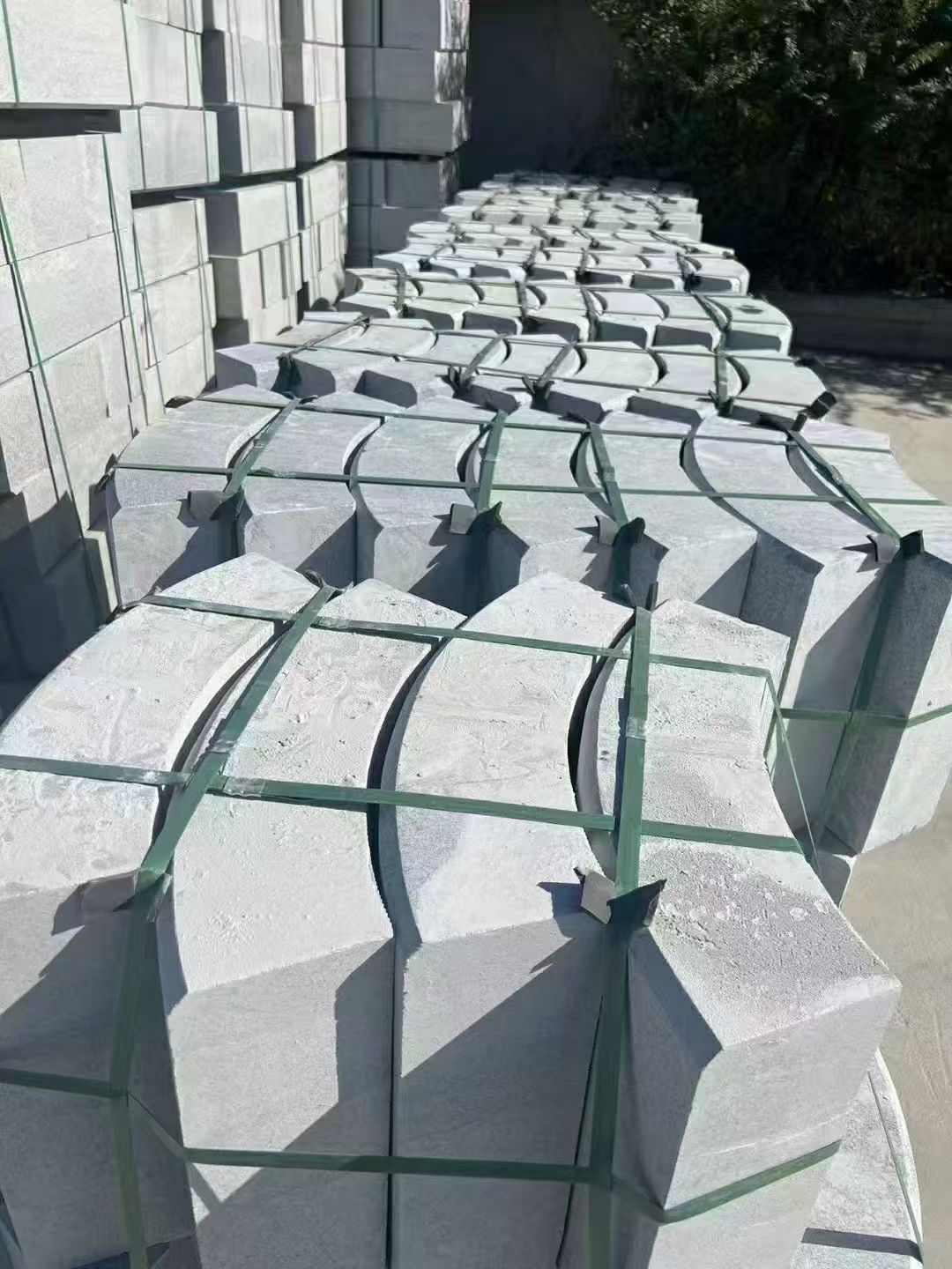 邵阳 芝麻灰弧形路沿石