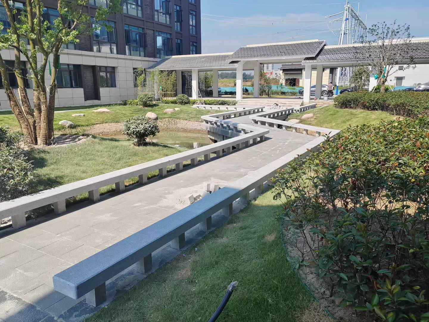 邵阳 芝麻灰小区坐凳&栏杆安装效果