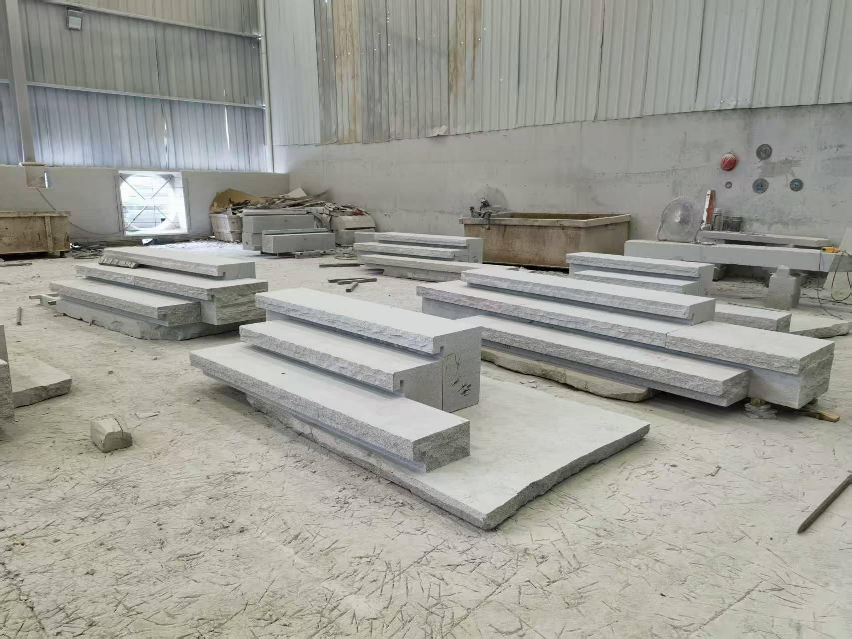 邵阳 整石台阶（大面火烧+侧面自然面），出货前厂内拼装
