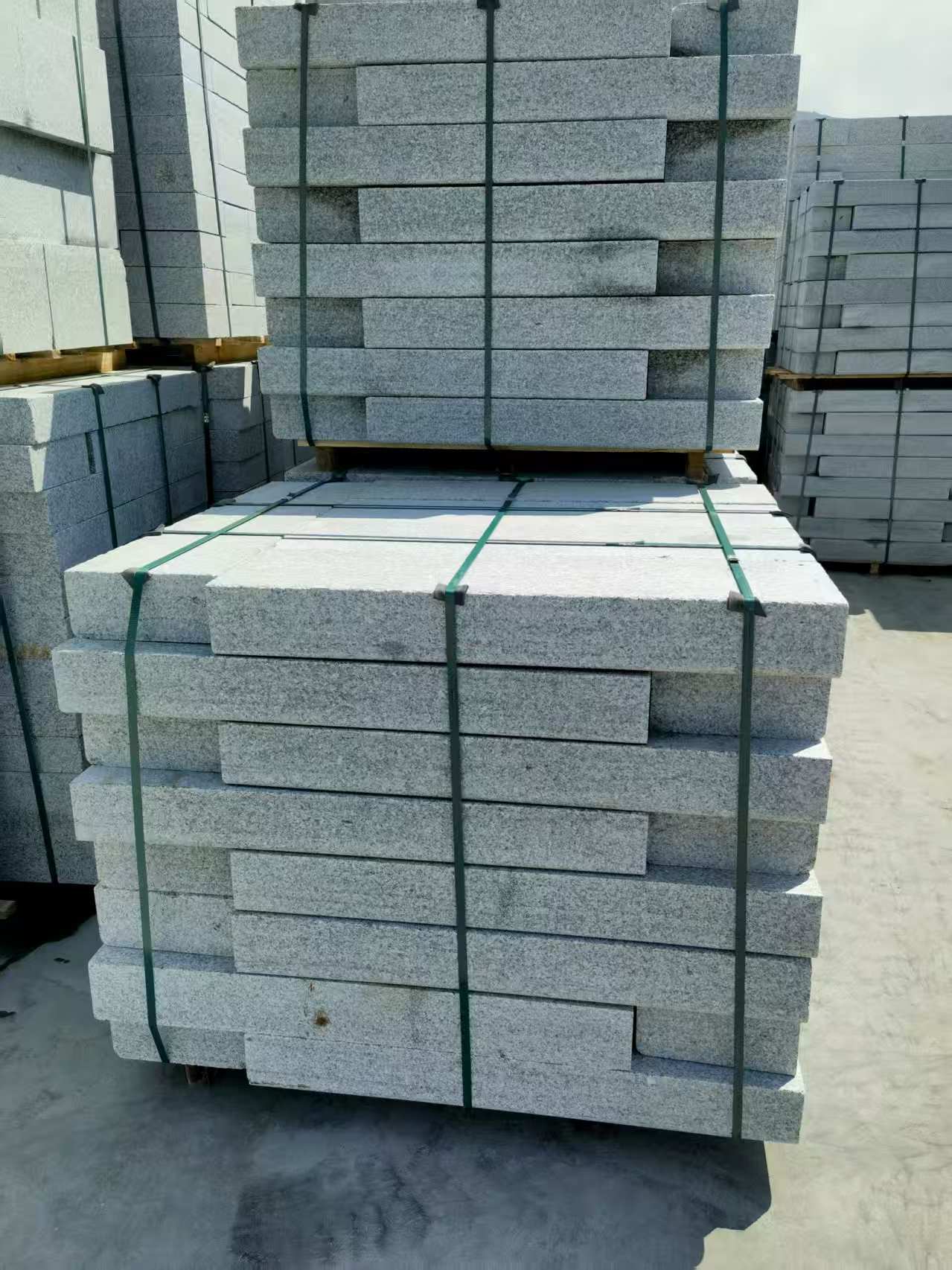 邵阳 芙蓉白花岗岩路沿石、平石尺寸标准，色泽均匀