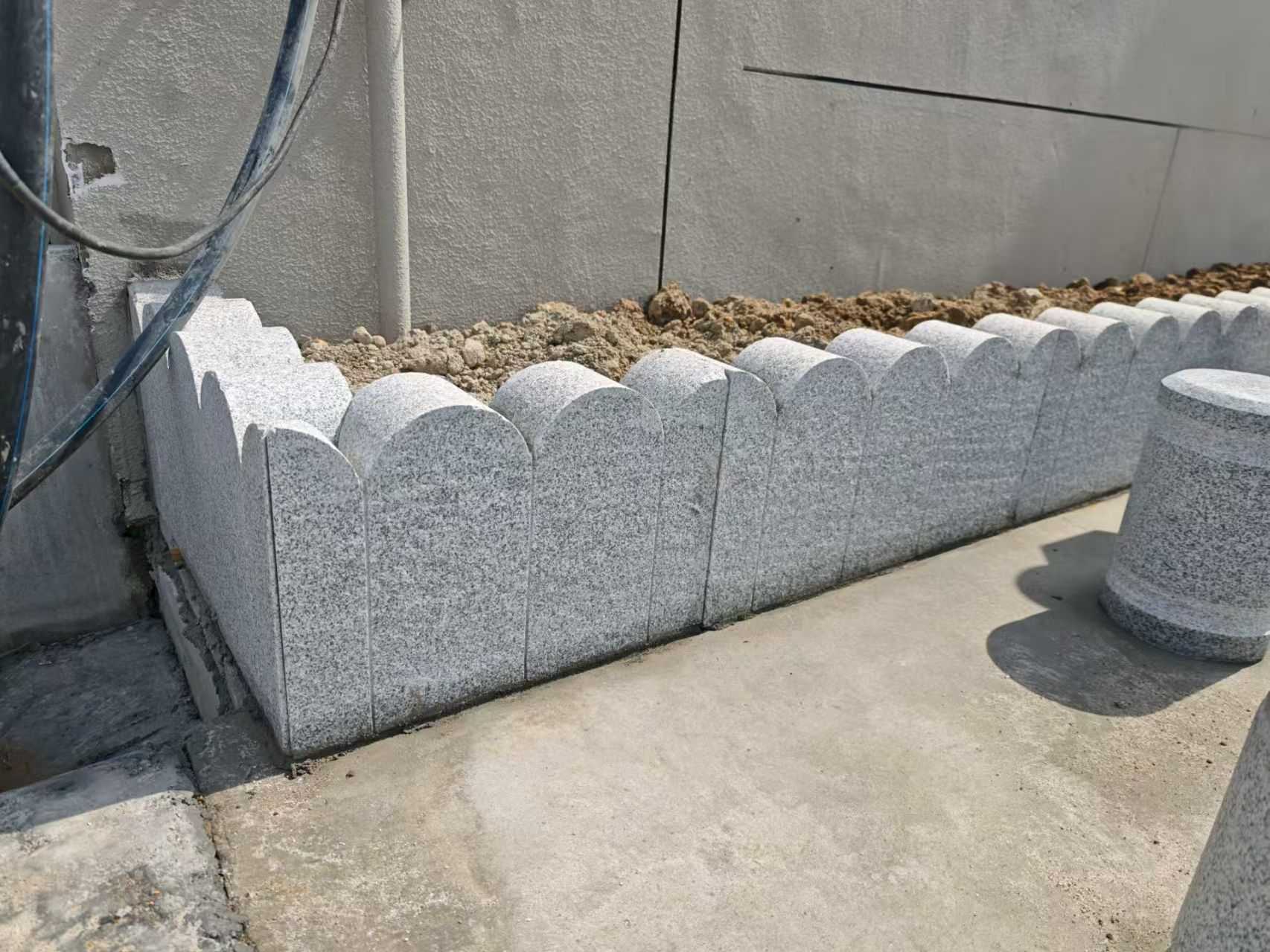 邵阳 芝麻白花岗岩花边石铺装效果图